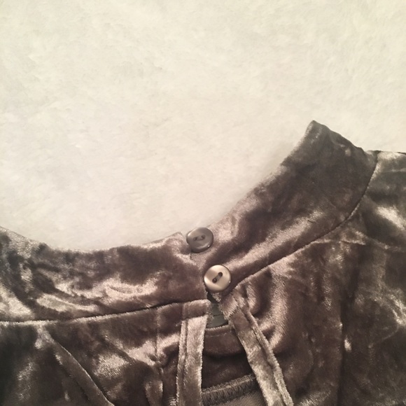 Pink Rose Grey Chrushed Velvet Sleeveless Top - Picture 4 of 4